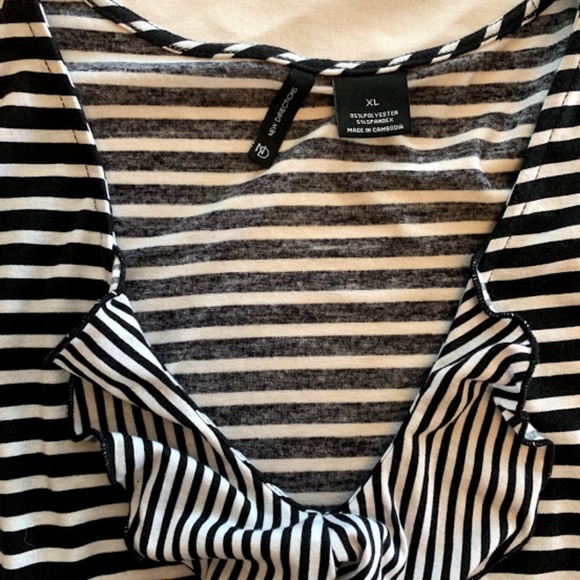 Women's Blouse - Picture 2 of 2